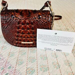 EUC Brahmin Briar classic Pecan Melbourne crossbody purse